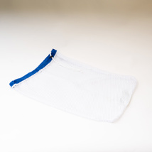 Mesh sorting bag with blue topper, white, 18x30"